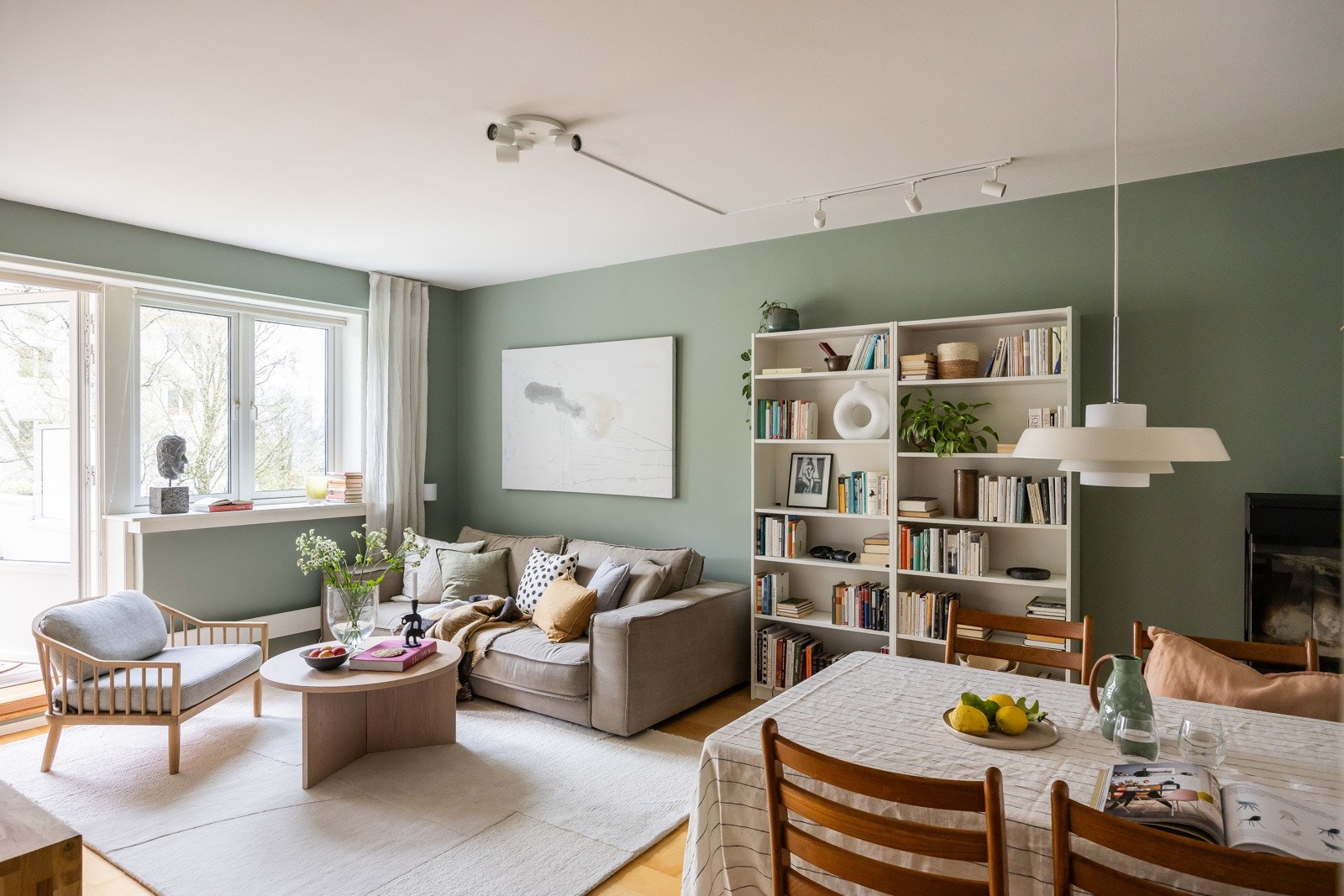 Innbydende 3-roms med solrik, vestvendt balkong og parkutsikt. Galleribilde