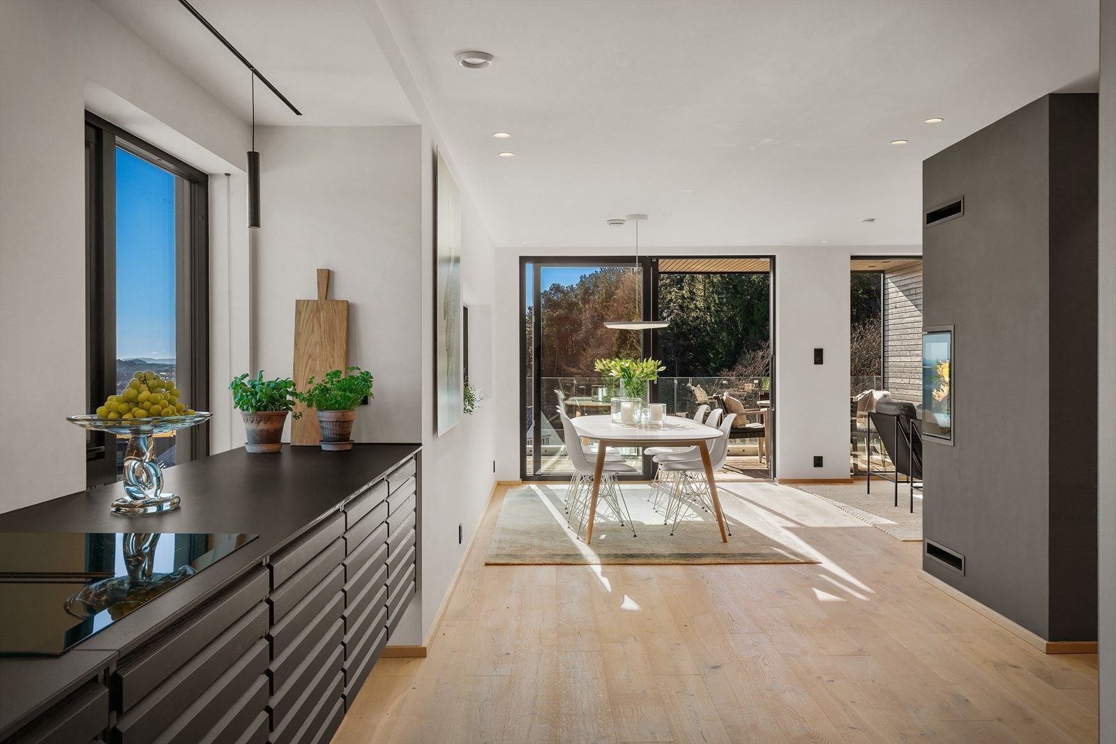 Her kan du nyte matlaging i et funksjonelt og estetisk tiltalende miljø Galleribilde