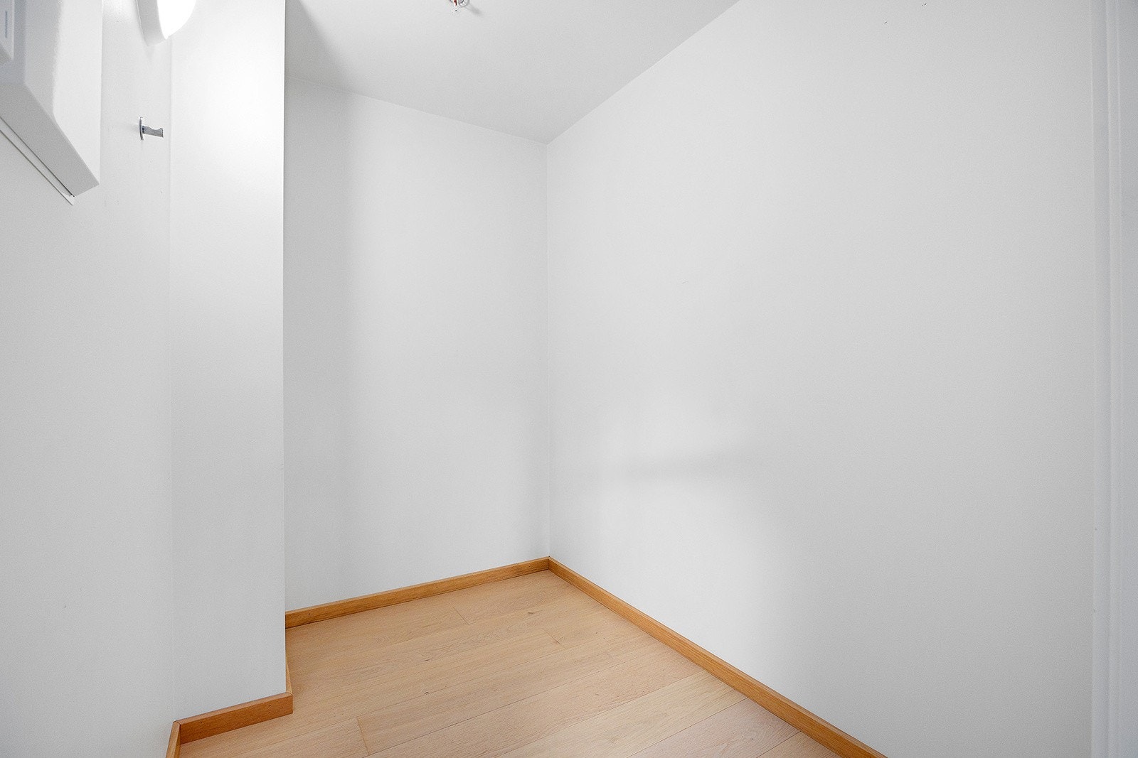 Boligen disponerer også en innvendig bod ved stue/kjøkken. Galleribilde