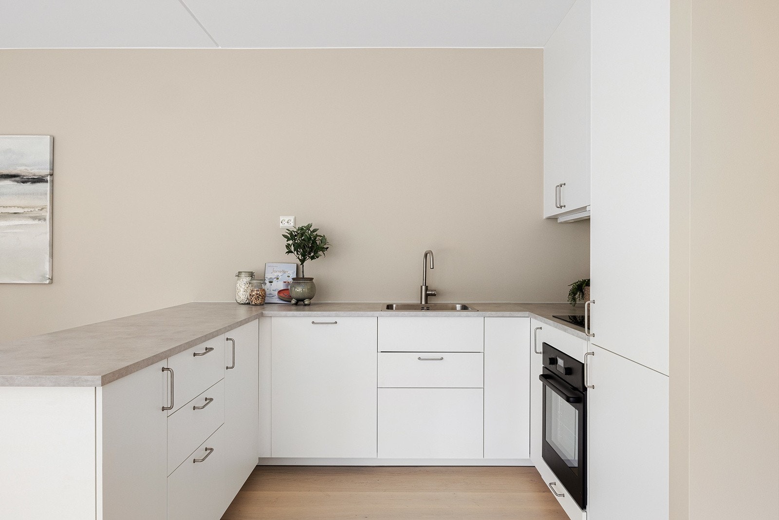 Helt nytt kjøkken fra IKEA montert desember 2024. Galleribilde