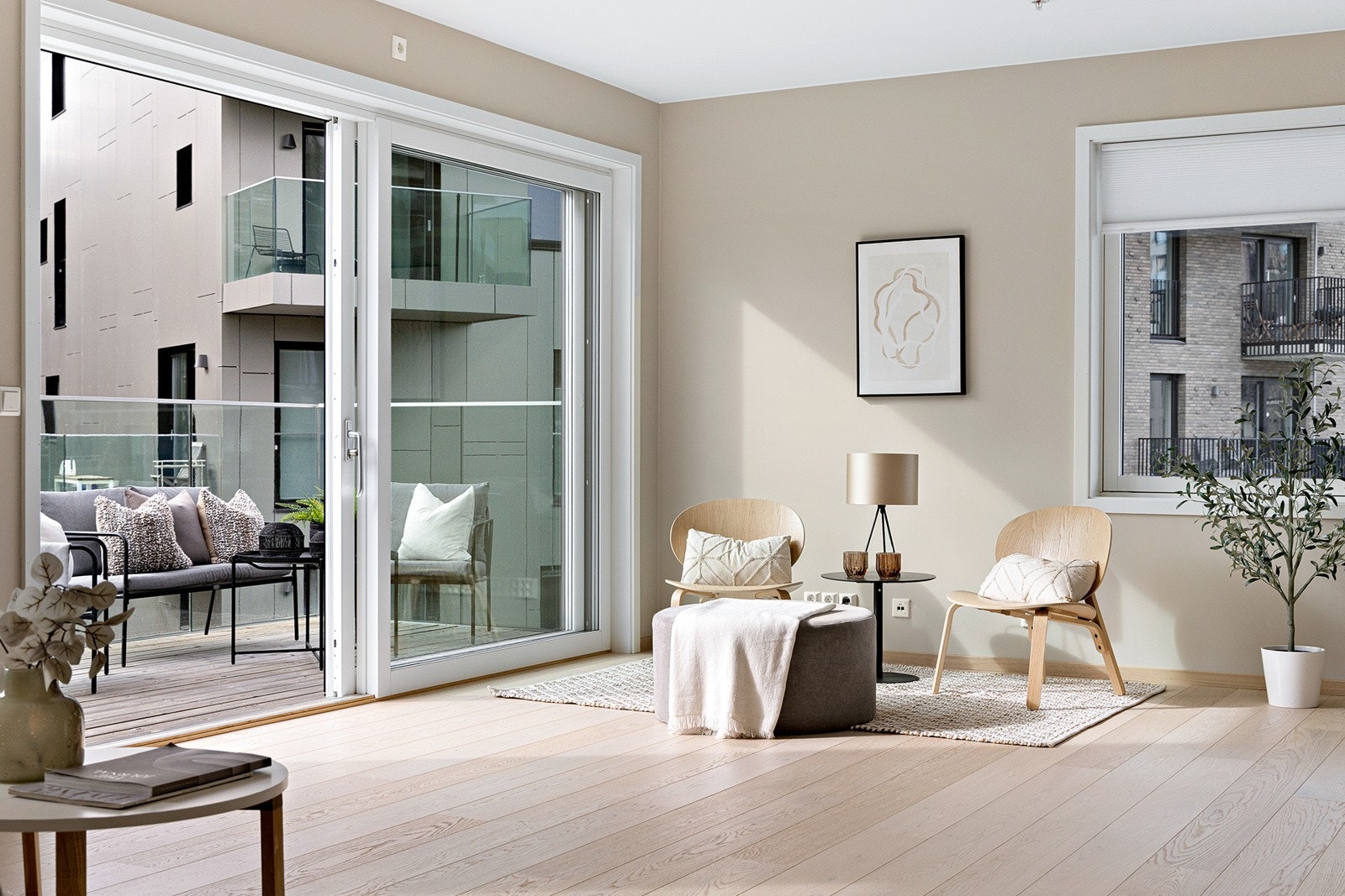 Flere møbleringsmuligheter i leiligheten. Galleribilde