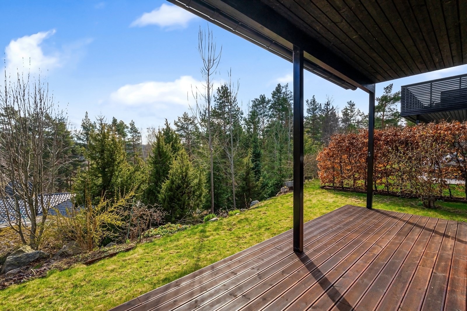 Lettstelt hage Galleribilde