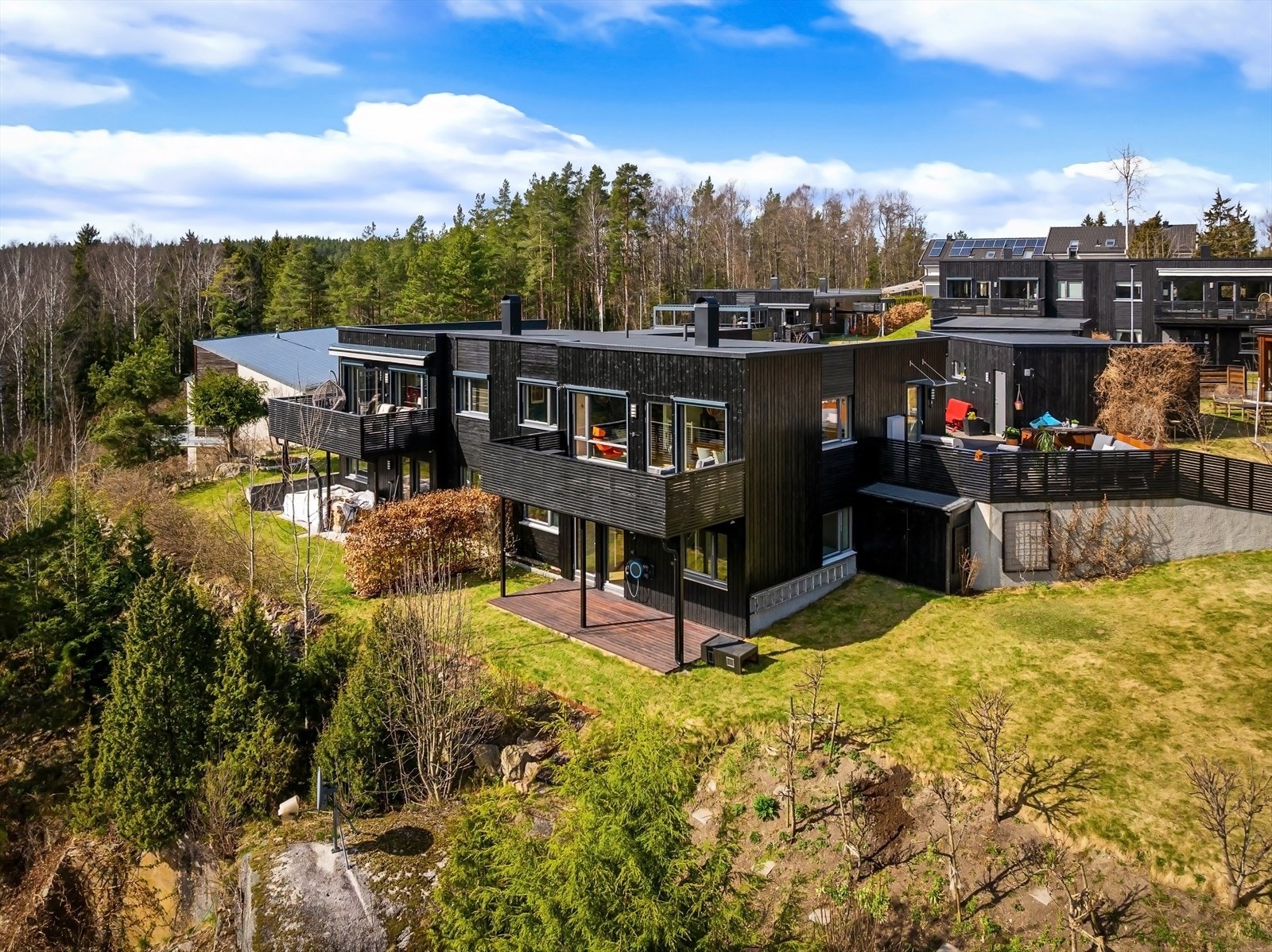 Halvpart av tomannsbolig over 2 plan Galleribilde