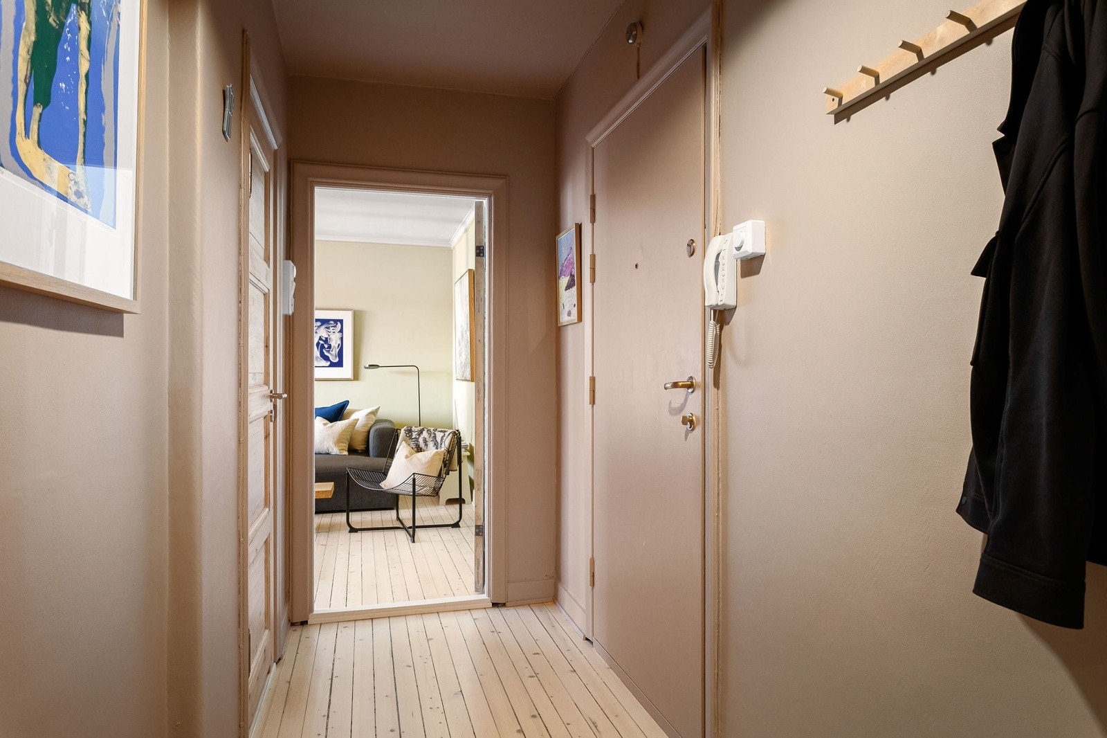 - Innbydende entrè som umiddelbart gir et godt førsteinntrykk - Galleribilde