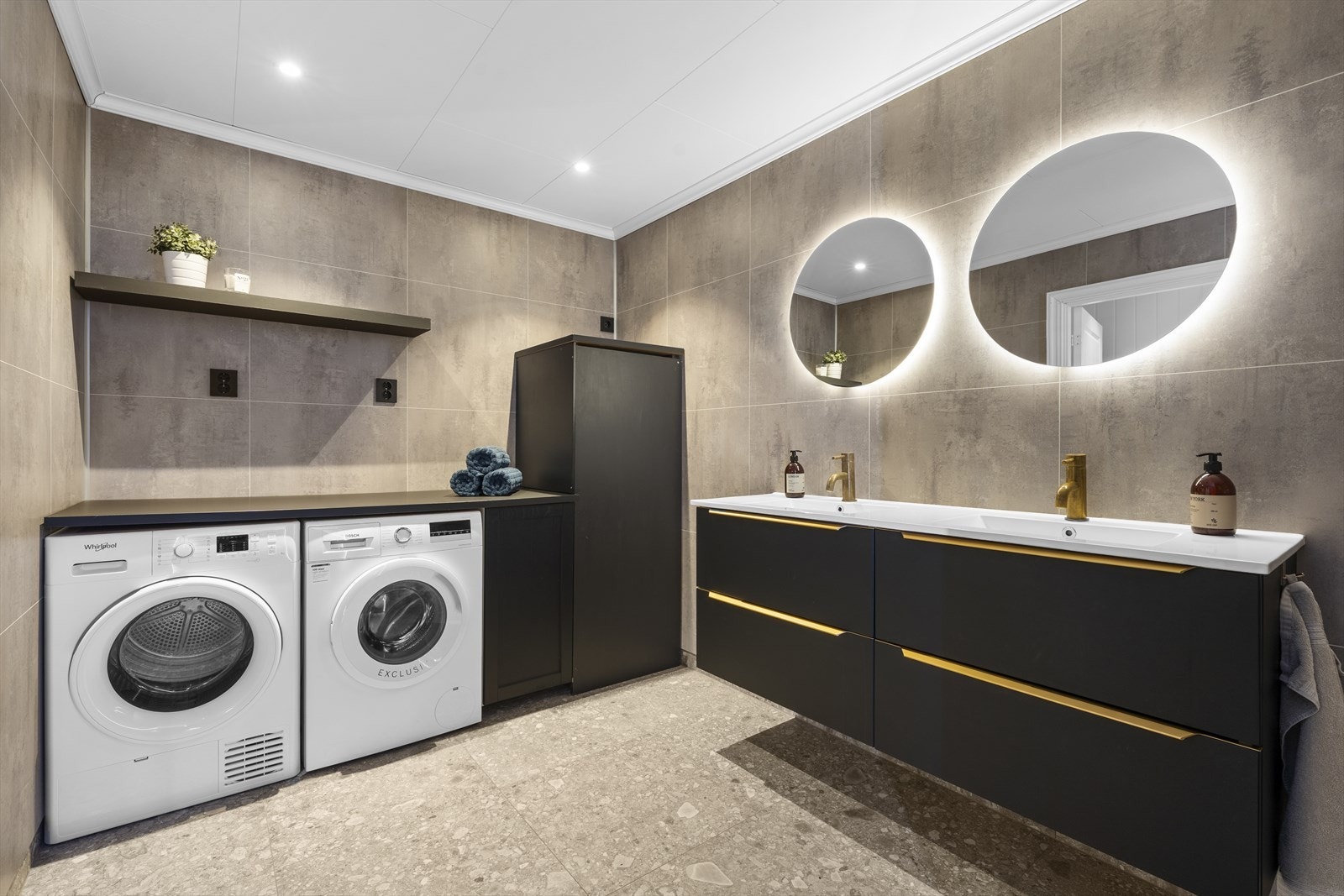 Bad/vaskerom renovert i 2019 Galleribilde