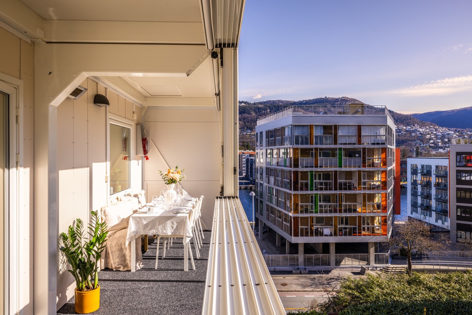 - Vinduer kan åpnes helt på varme sommerdager, og lukkes de dagene regnet melder sin ankomst - Galleribilde