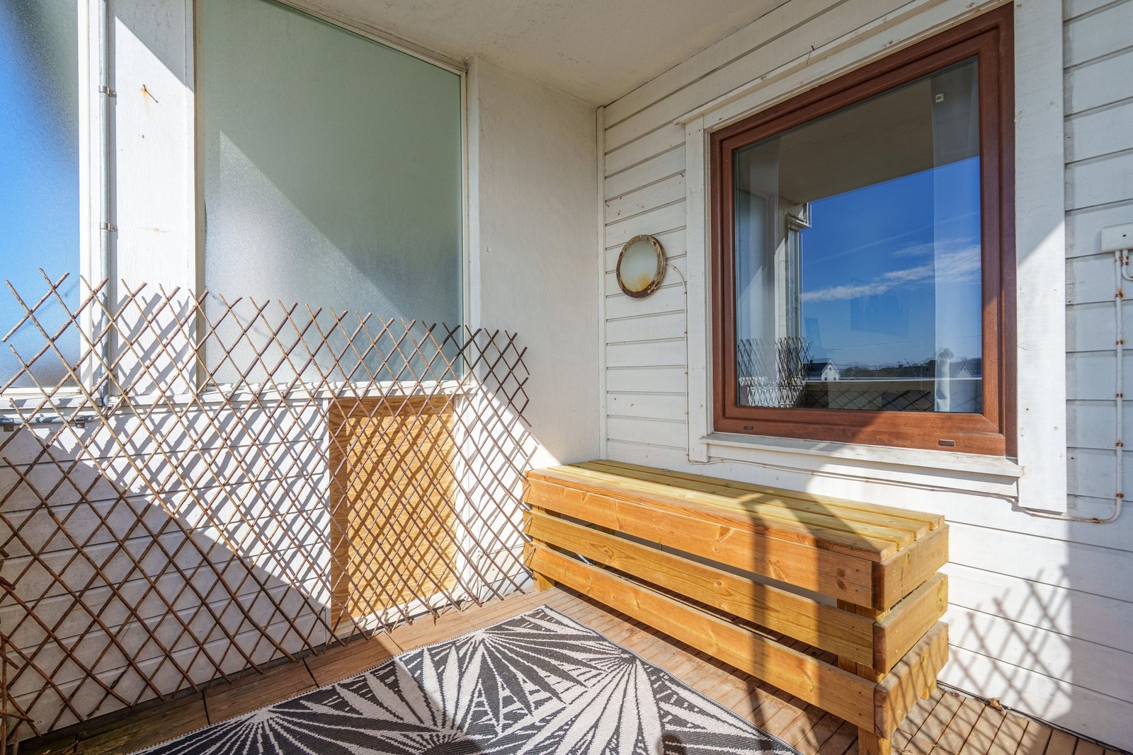 Balkongen er lun og solrik, meget skjermet. Galleribilde