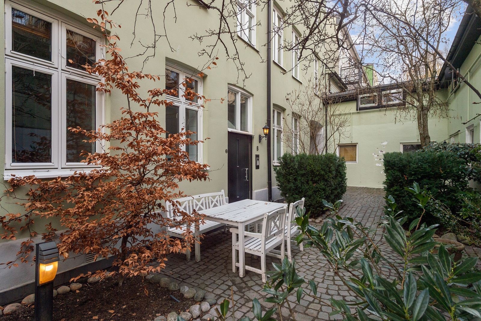 Innegård Galleribilde