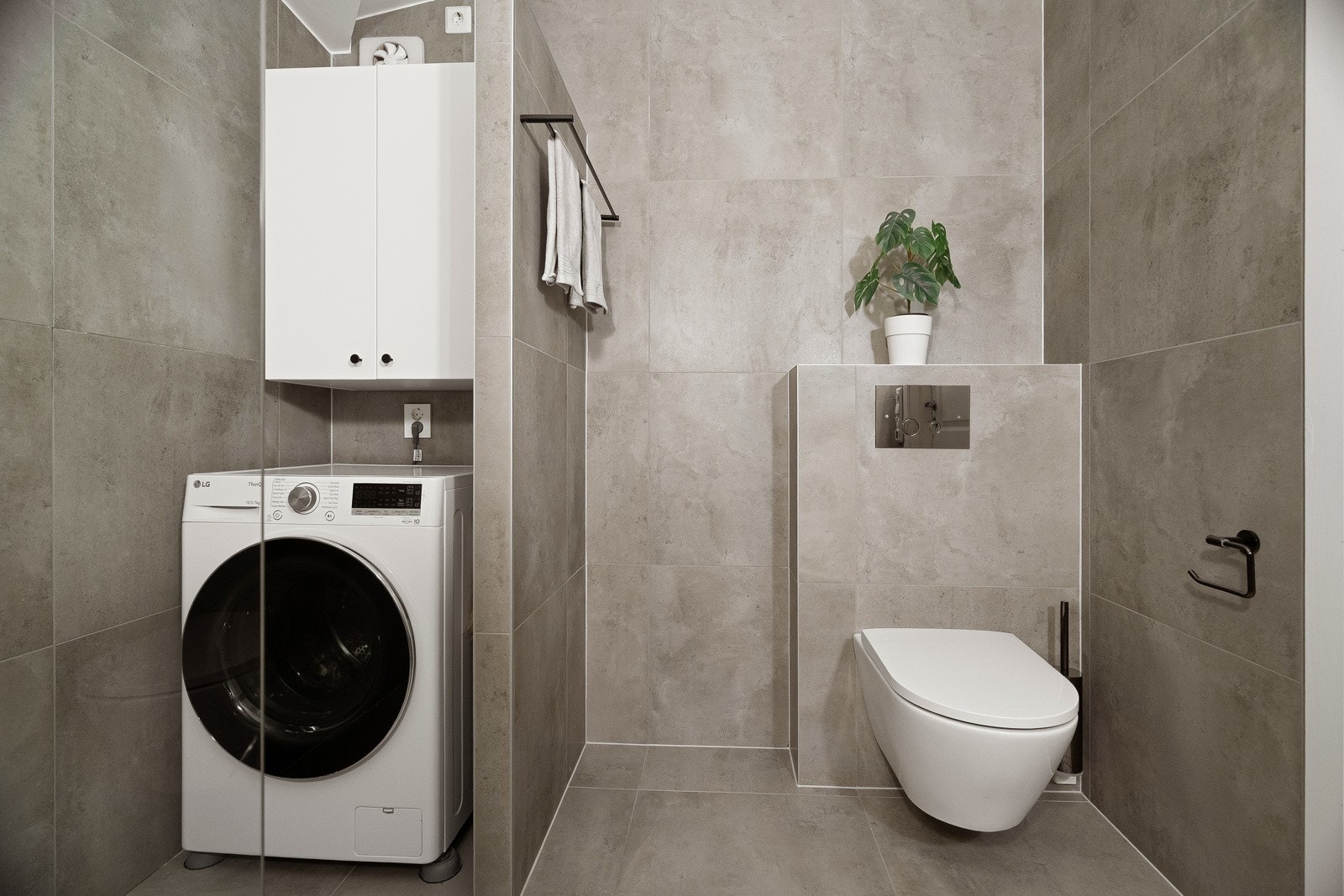 Vaskesøyle med opplegg for vaskemaskin Galleribilde