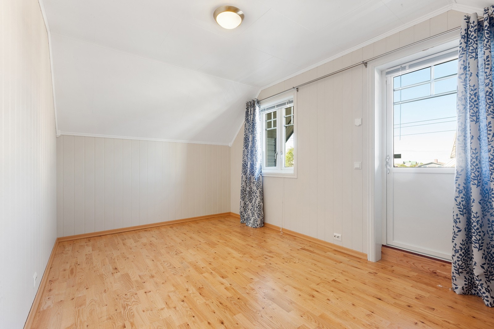Soverom 3 med utgang til veranda Galleribilde
