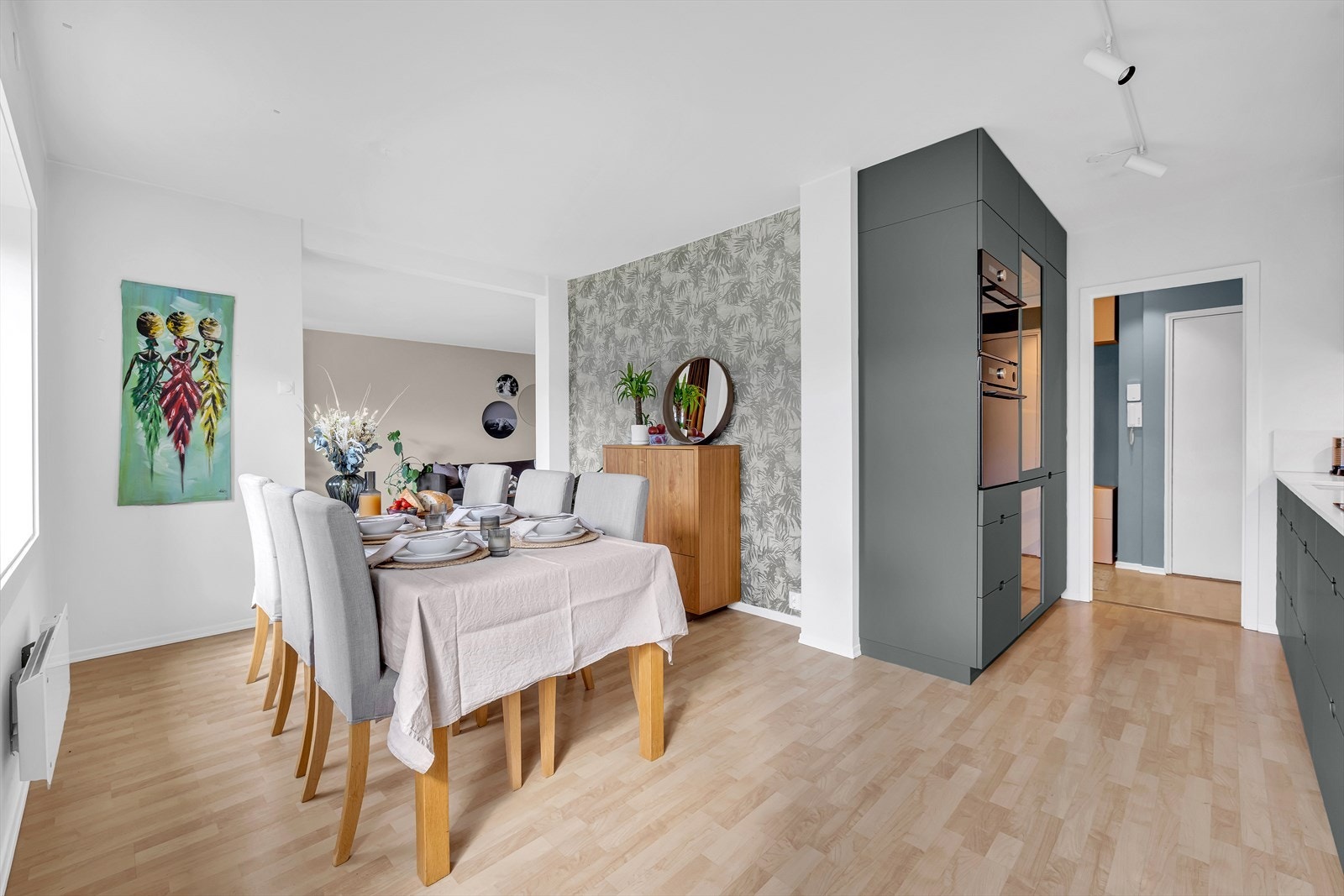 Stort og sosialt kjøkken. Galleribilde