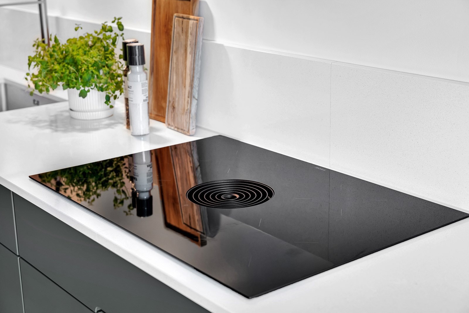 Platetopp med integrert ventilator fra Bora. Galleribilde