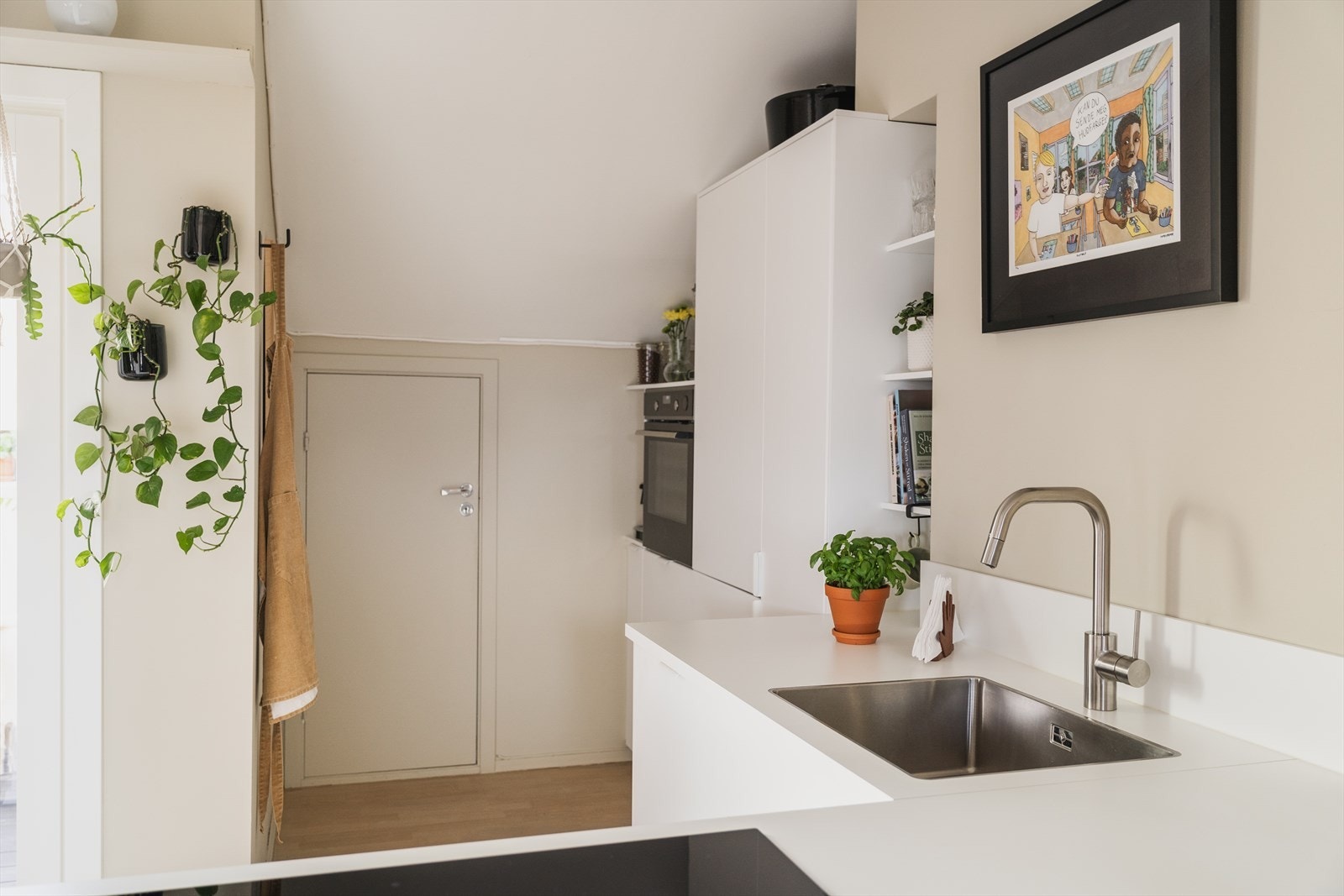 Smart lagringsrom innenfor kjøkkenet Galleribilde