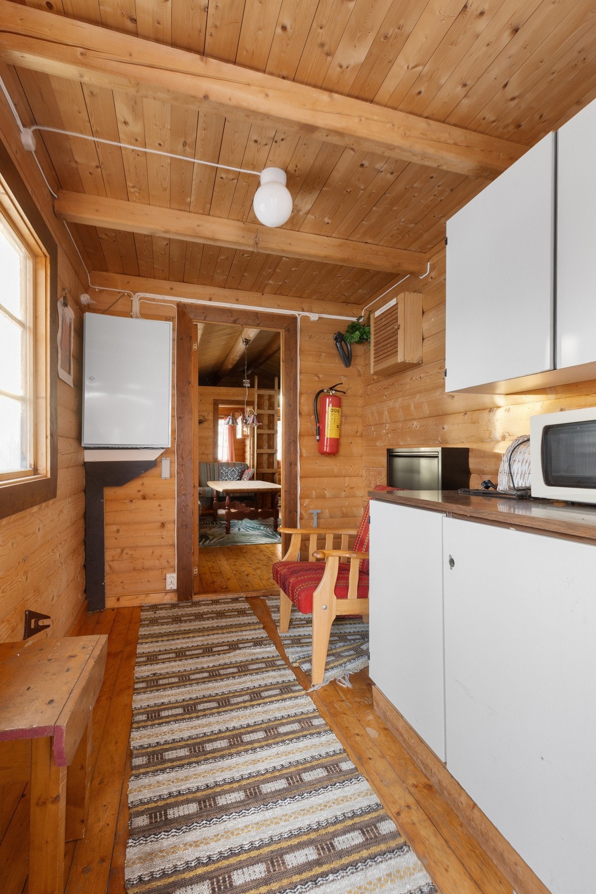 Lys og innbydende entré hvor du enkelt kan henge fra deg yttertøyet Galleribilde