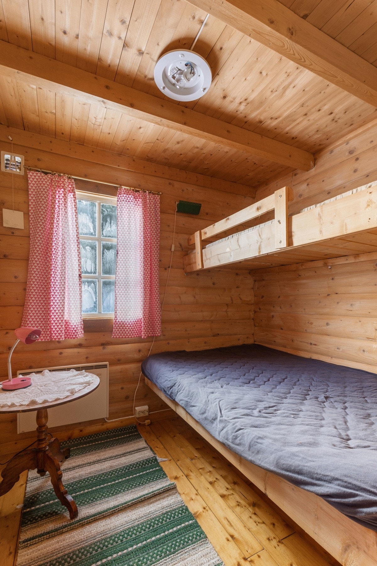 Rommene er praktisk innredet som gir flere soveplasser Galleribilde