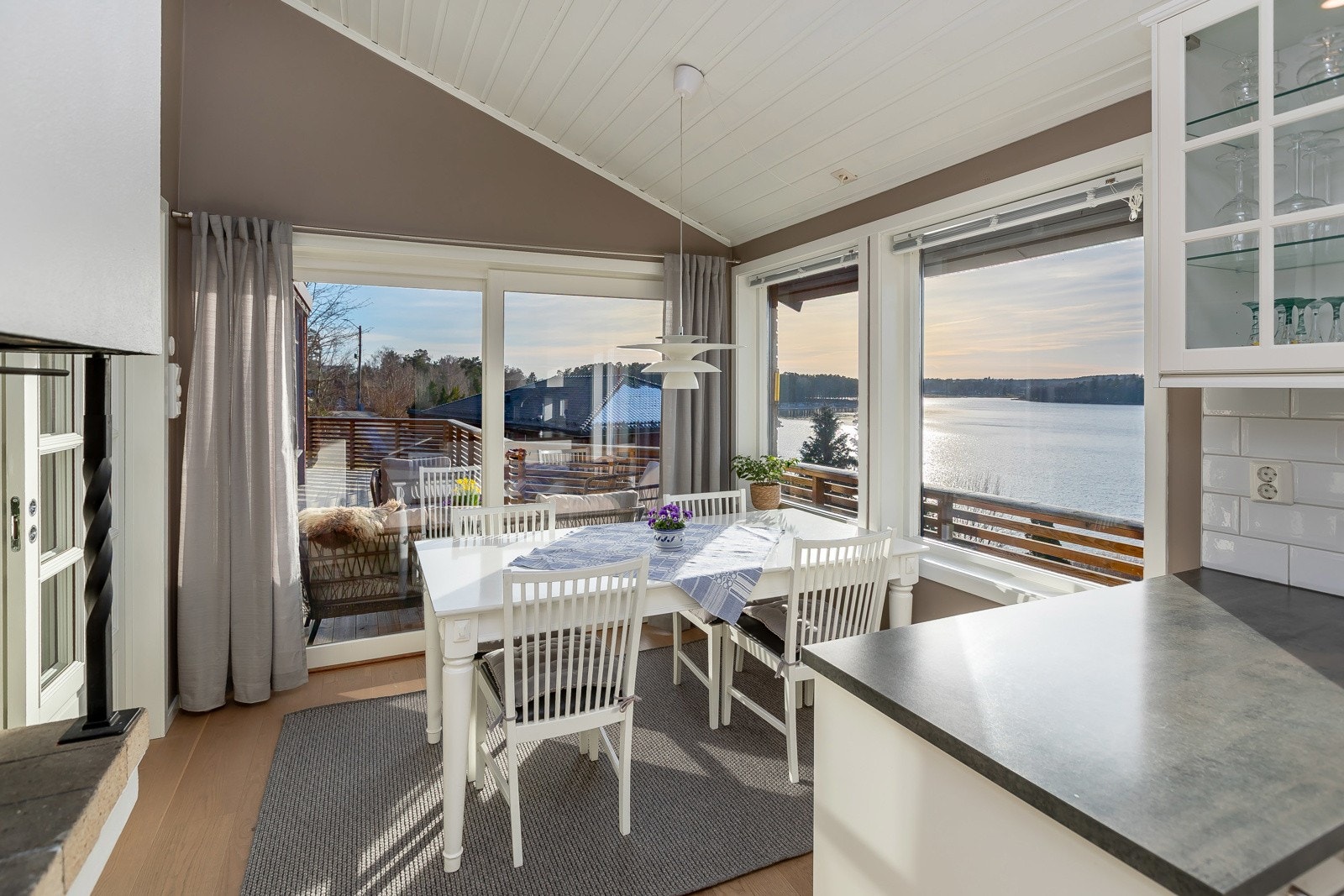 Fantastisk utsikt også fra kjøkkenet Galleribilde