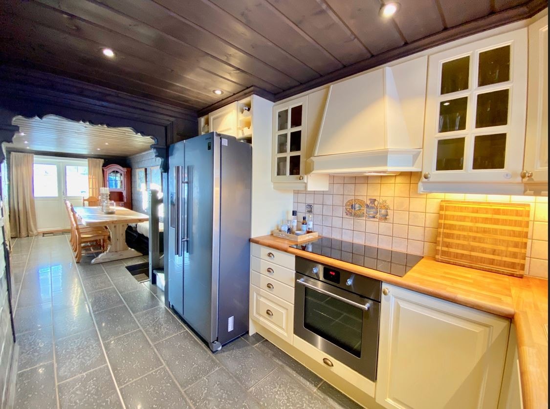 Kjøkken med spiseplass Galleribilde