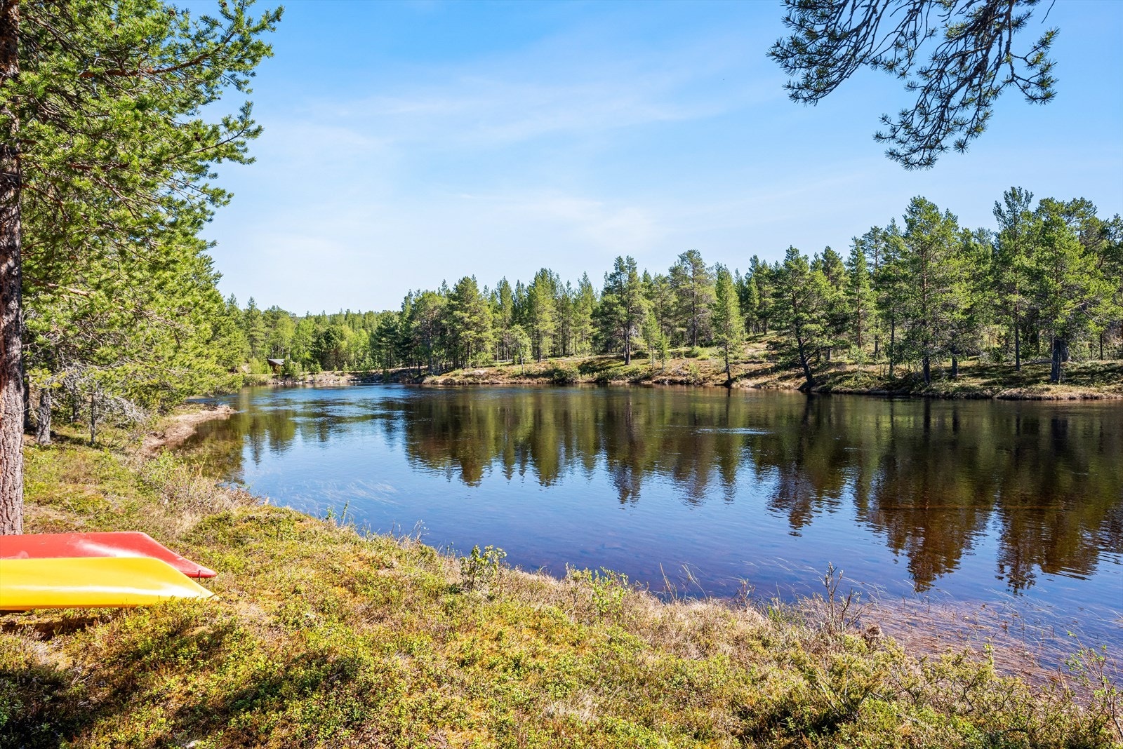 Håelva byr på gode bade- og fiskemuligheter. Galleribilde