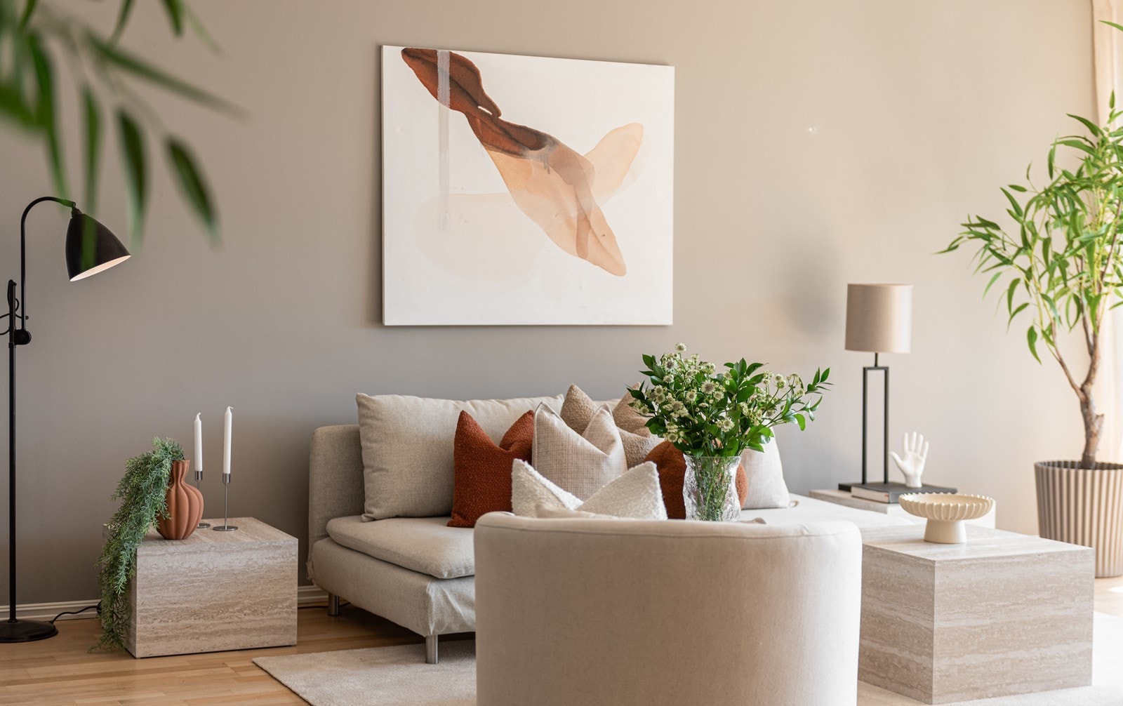 Delikate og moderne fargevalg i hele leiligheten Galleribilde