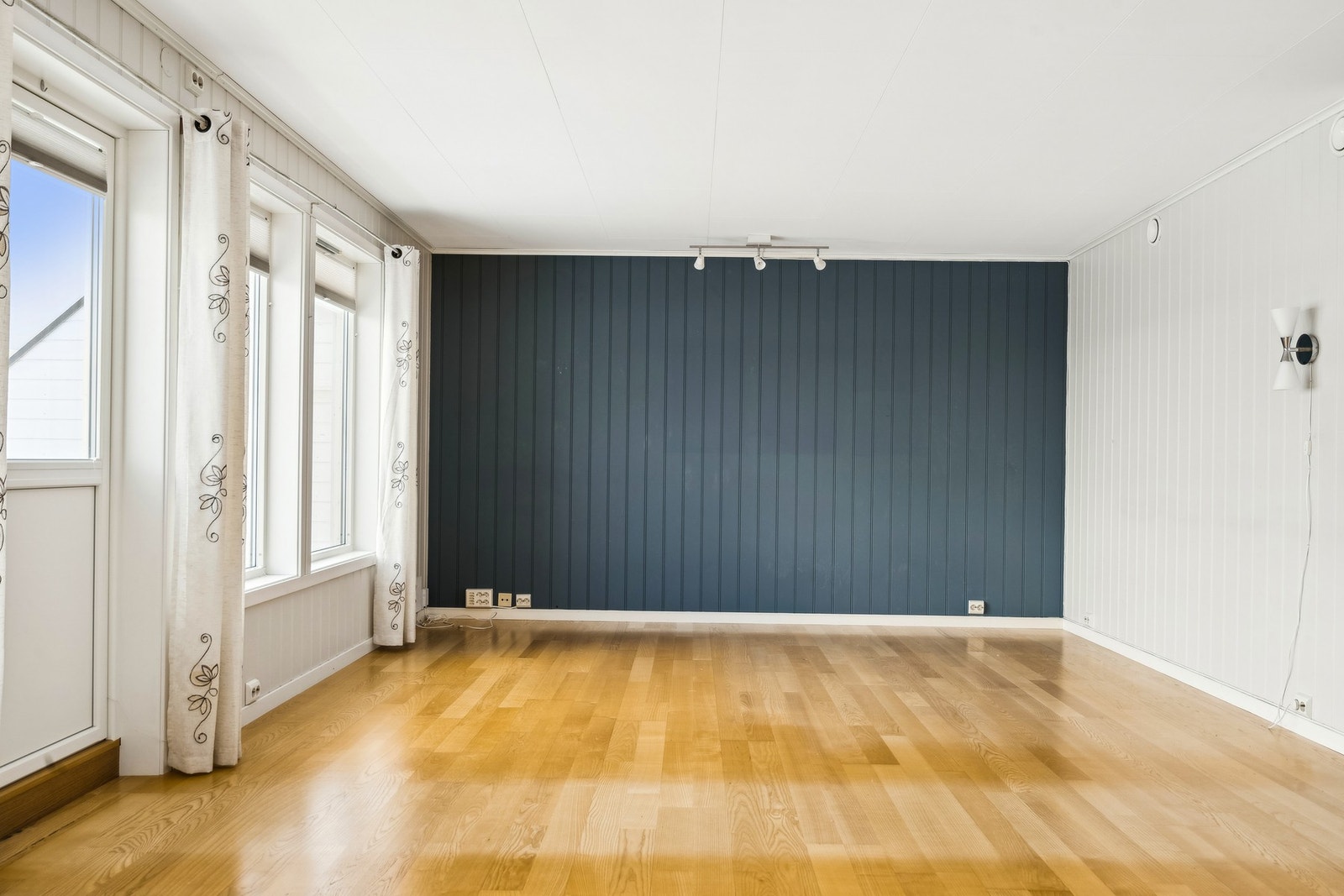 Bygningen ble oppført i 2006 // Fremstår jevnlig vedlikeholdt, men med noe behov for oppgradering Galleribilde