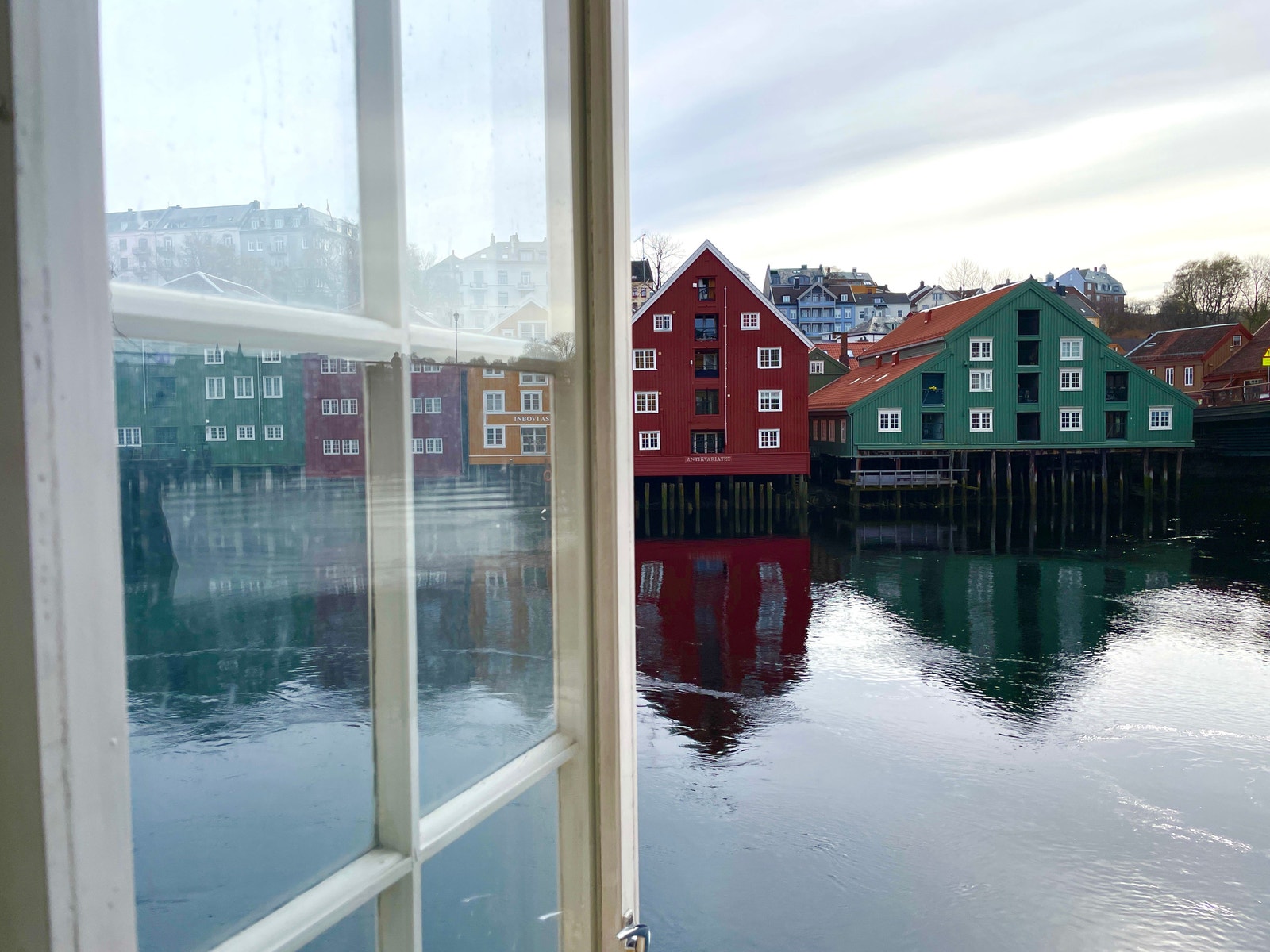 Flott utsikt mot Bakklandet Galleribilde