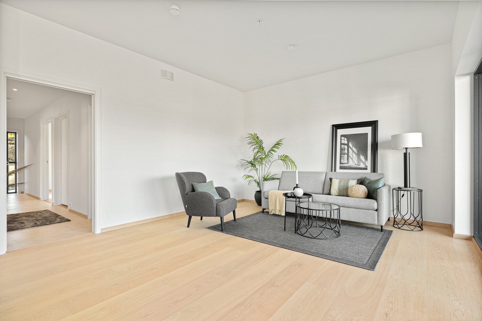 Åpen stue/kjøkkenløsning. Her kan man enkelt innrede etter eget ønske Galleribilde