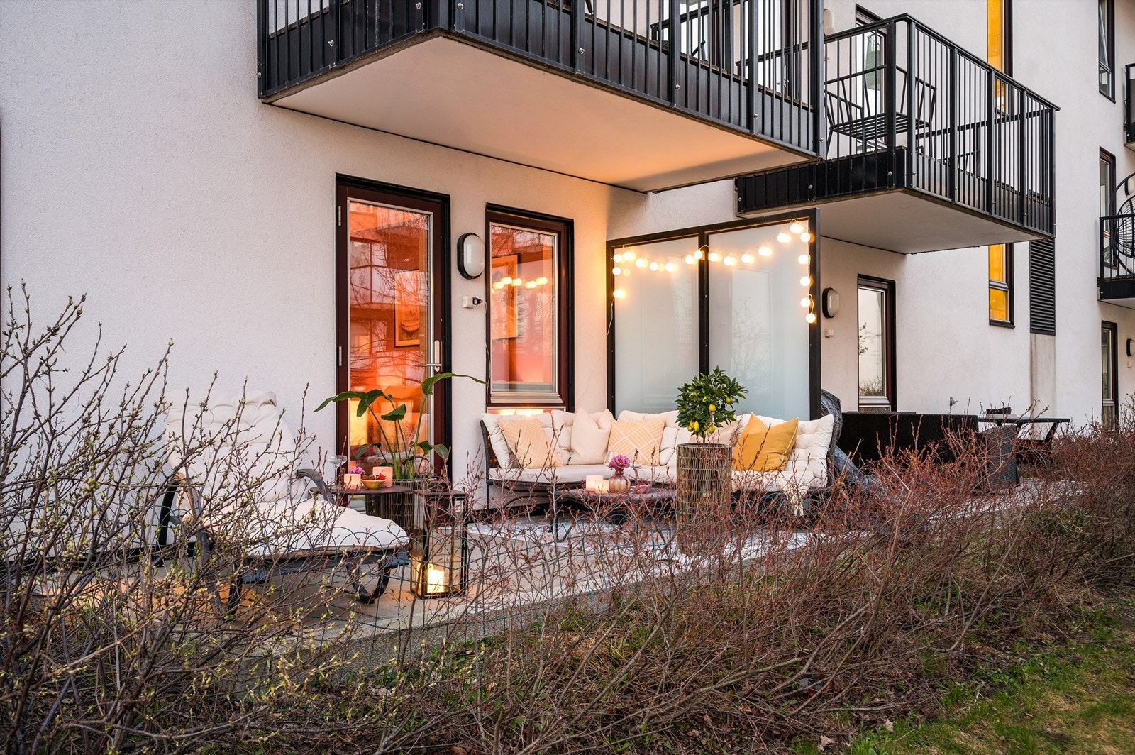 Her har du god plass til å innrede med en hyggelig sittegruppe eller annet ønskelig møblement. Galleribilde