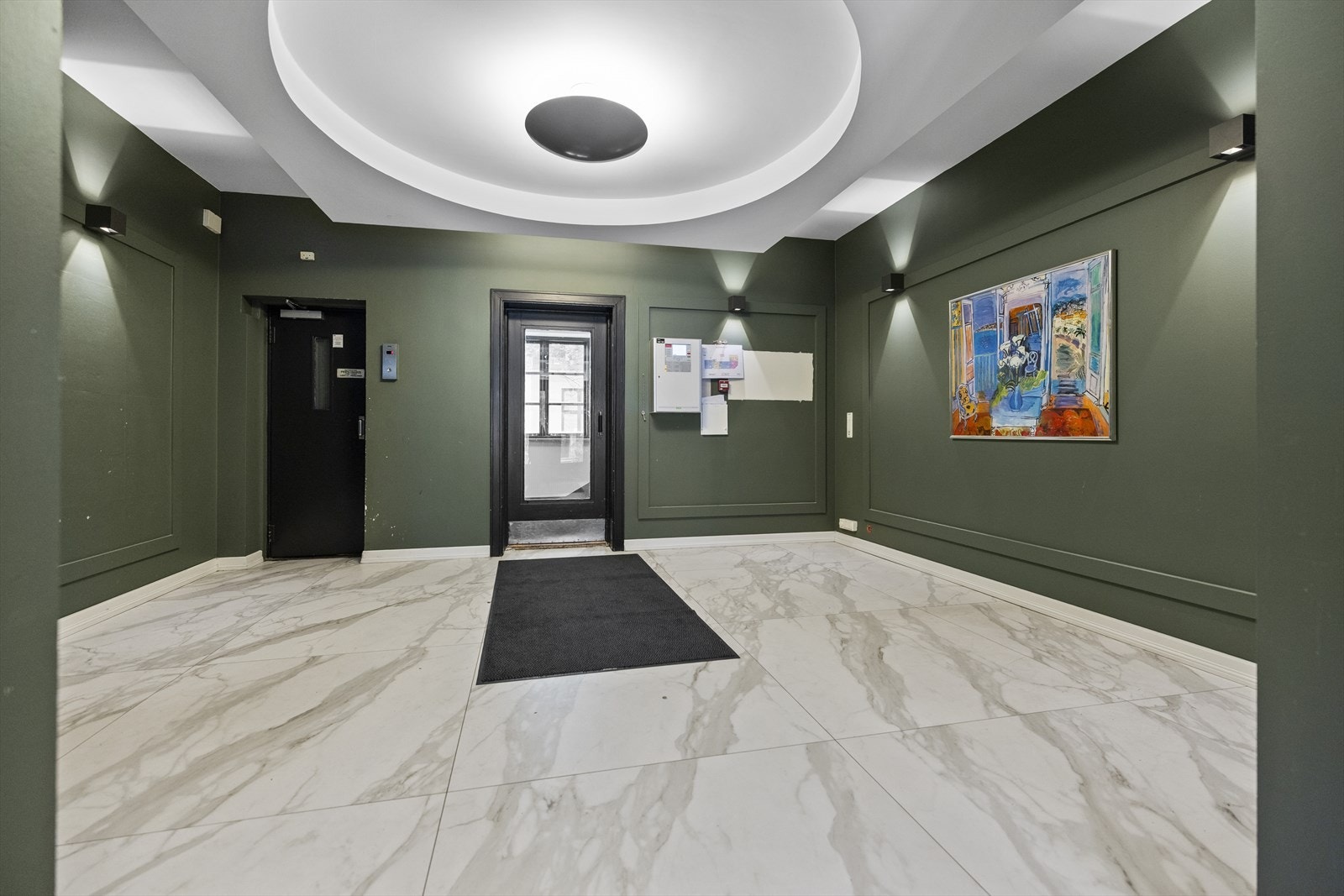 I 2021/2022 pusset sameiet opp korridorene, trappeoppgangen og lobbyen, samt at de har gjennomført sikkerhetstiltak med videoovervåkning Galleribilde