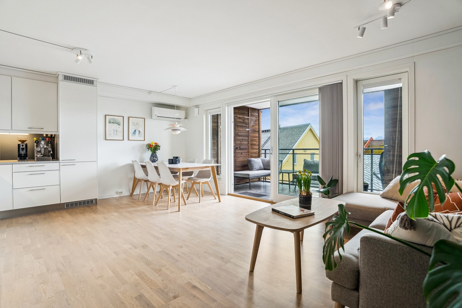 Velkommen til Olsmedbakken 6 E - presentert av EiendomsMegler 1 ved Amund Sønslien. Galleribilde