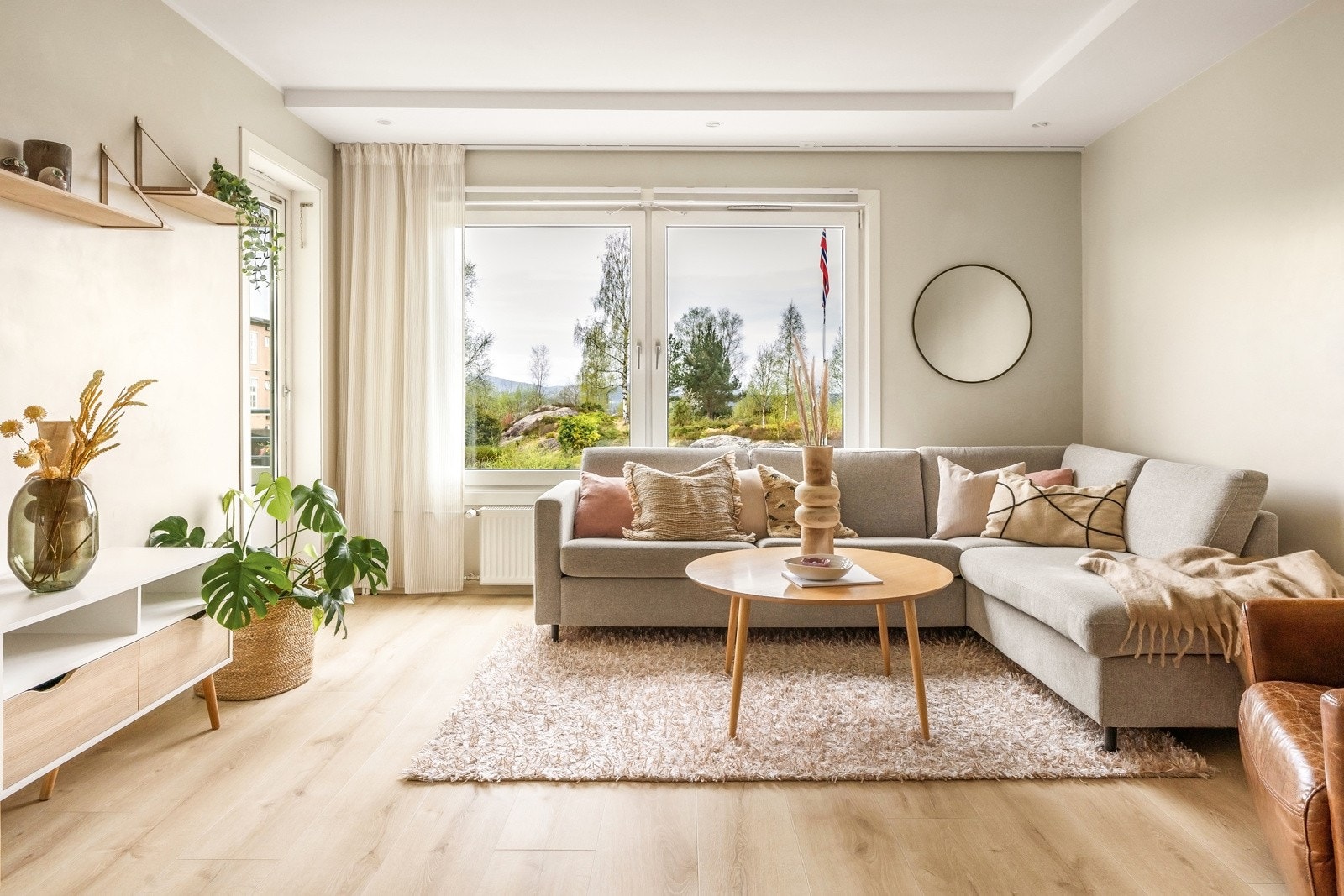 Velkommen til Ture Nermans Vei 11 - En svært flott og innbydende 3-roms toppleilighet med stor og solrik balkong. Galleribilde