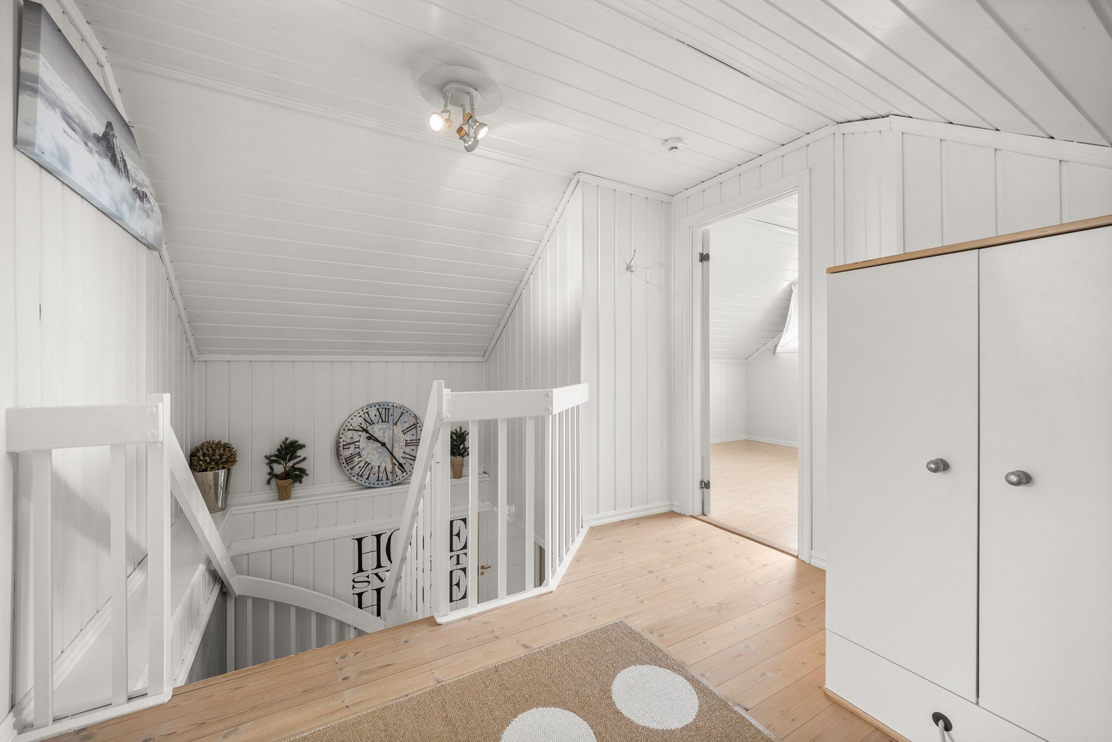 Loftetasjen ble innredet i 2003 Galleribilde
