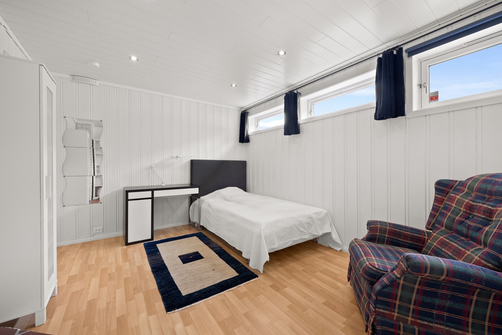 Soverom 4 med downlights i tak og gulvvarme Galleribilde
