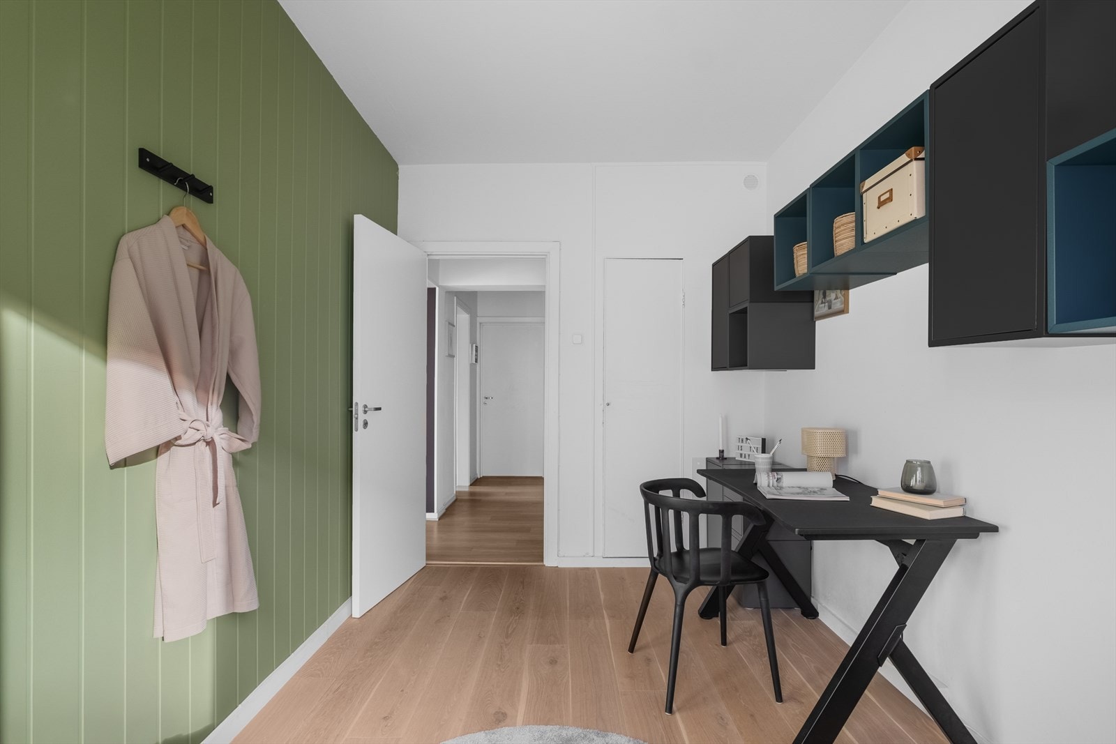 Rommet fungerer utmerket som gjesterom eller eventuelt hjemmekontor. Galleribilde