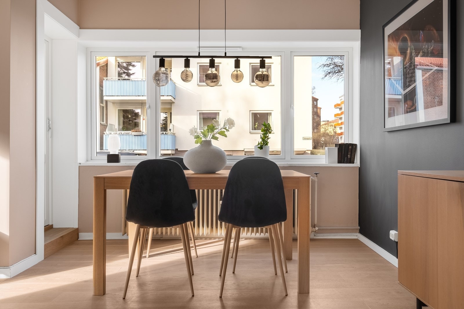 God plass til spisebord. Galleribilde