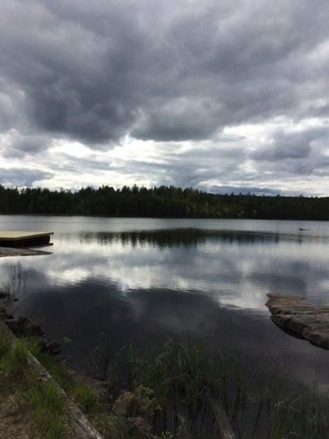 Flott badeplass med muligheter for fiske. Galleribilde