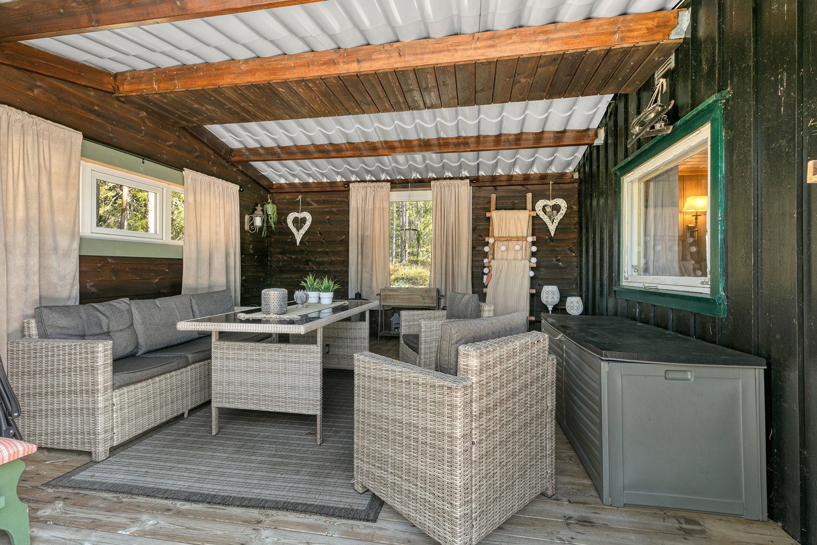 Koselig utestue for lune sommerkvelder. Galleribilde