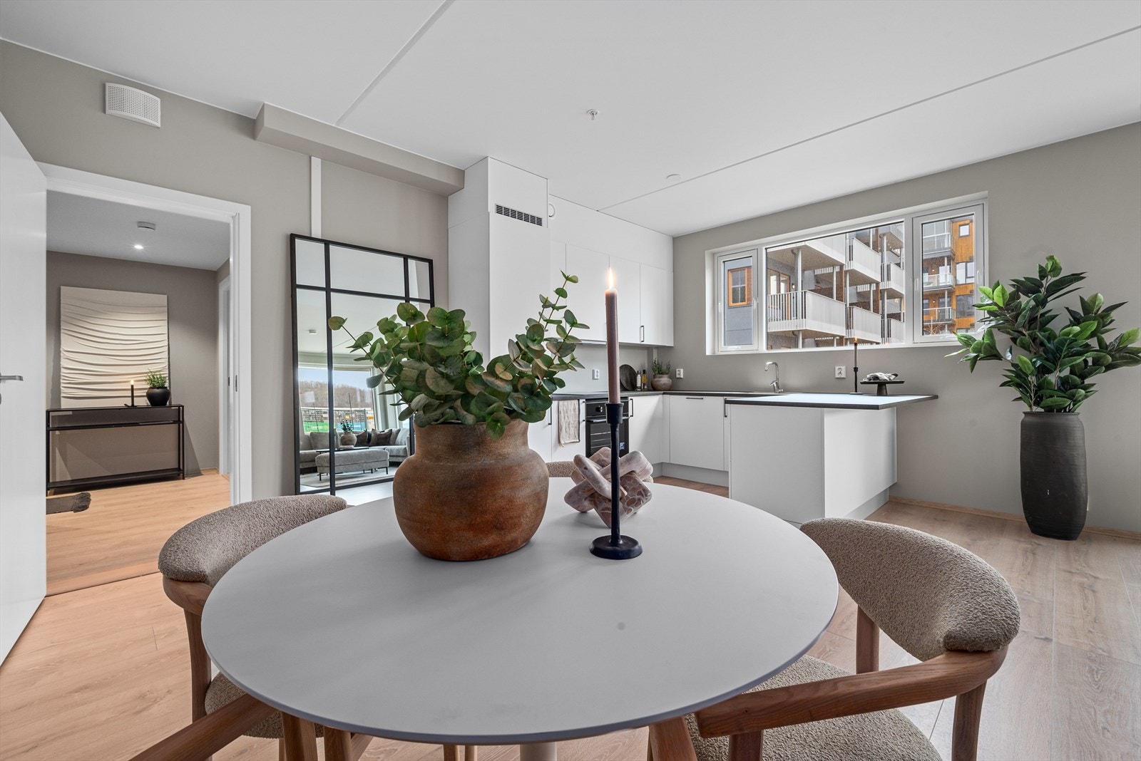 Fellesutgiftene inkluderer bl.a. internett, velforeningskontingent og diverse vedlikeholdsdrift iht. regnskap. Galleribilde