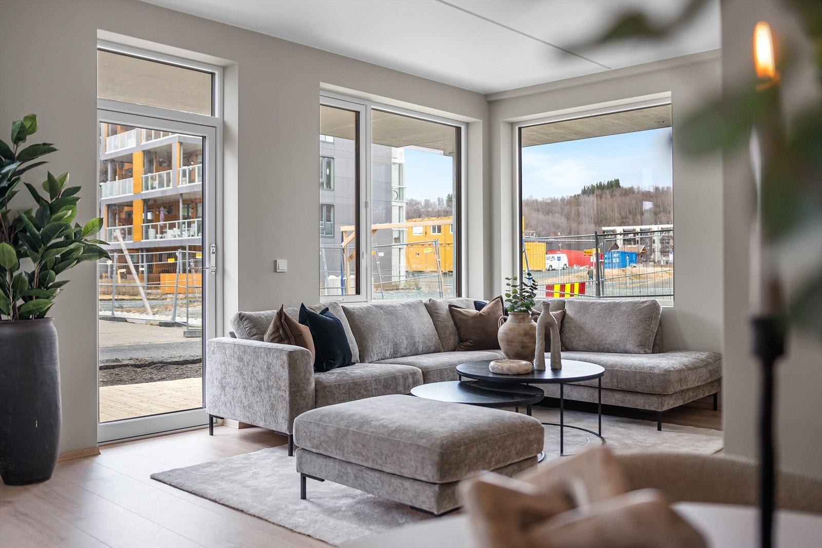 De gode vindusflatene sørger for godt med naturlig lysinnslipp. Galleribilde