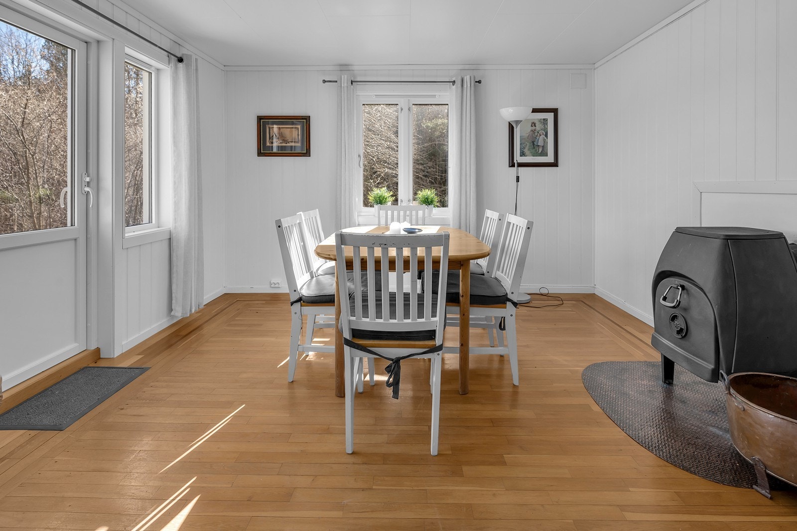 Det er vedovn for både varme og hygge Galleribilde
