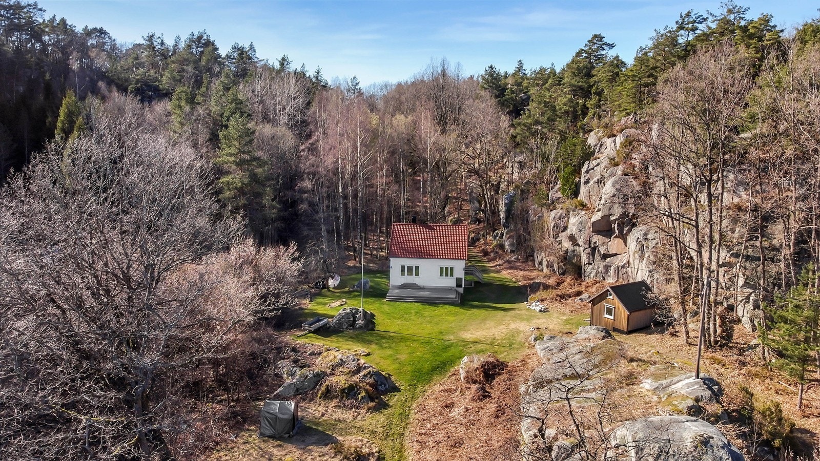 En idyllisk og sjønær beliggenhet i flotte Ramsdalen/Kosvig Galleribilde