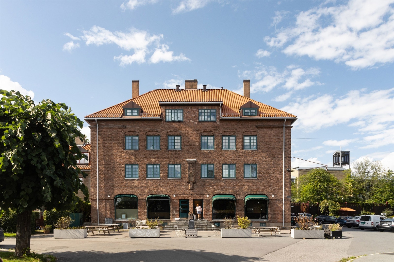 Åpen bakeri vil i følge egen nettside åpne ila 3/4. kvartal i år i de gamle lokalene til Lille Tøyen kolonial - beliggende i hjertet av borettslaget. Galleribilde