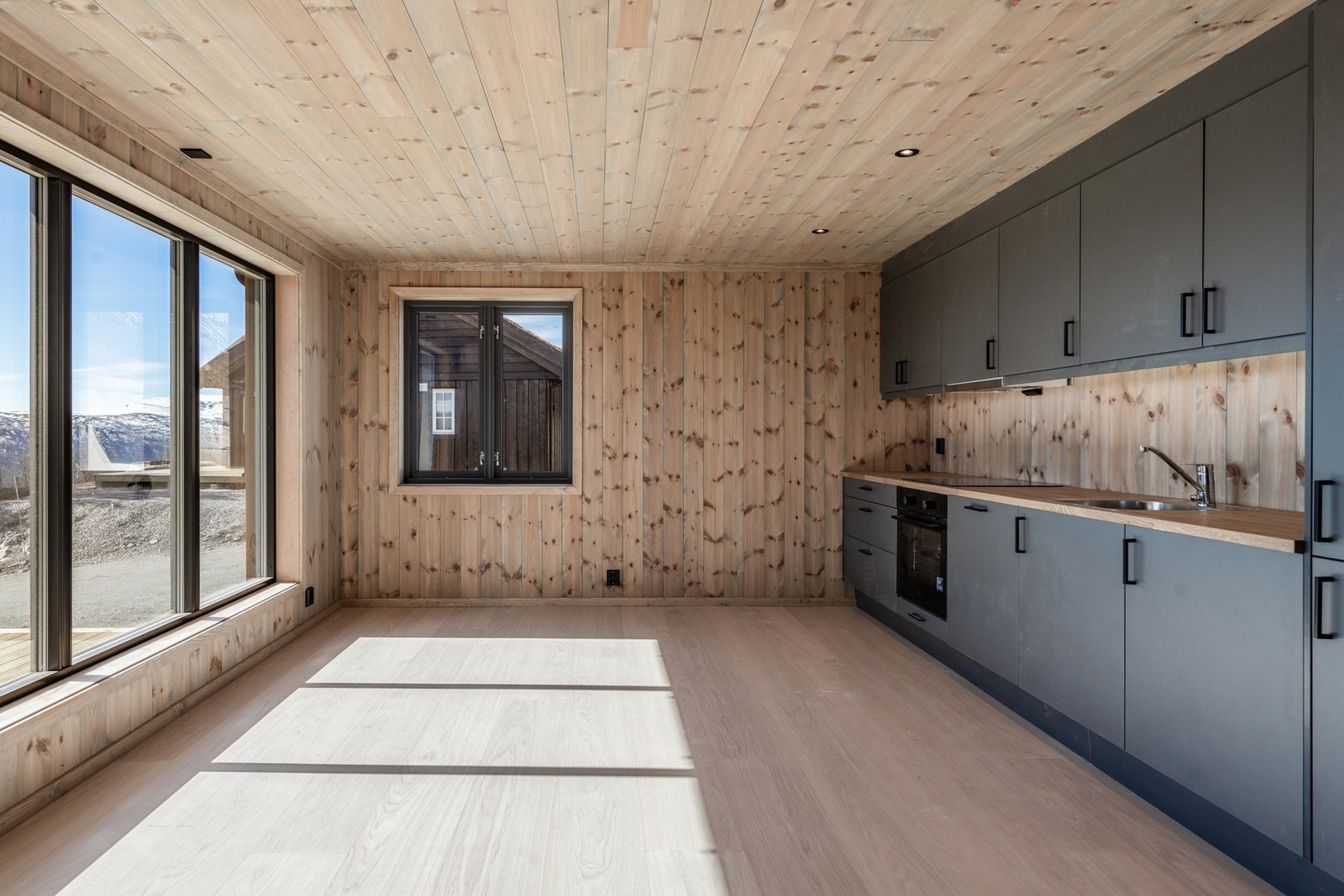 Hytten har et flott kvalitetskjøkken fra NOREMA Galleribilde