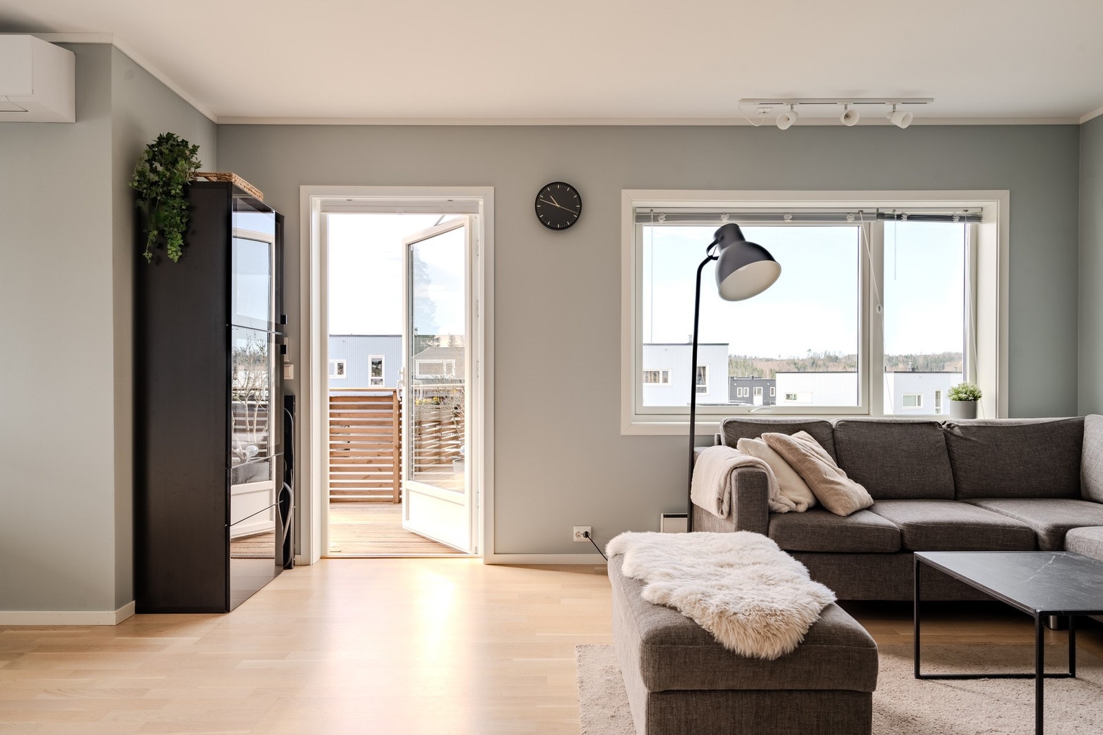 Utgang til sydvestvendt balkong Galleribilde