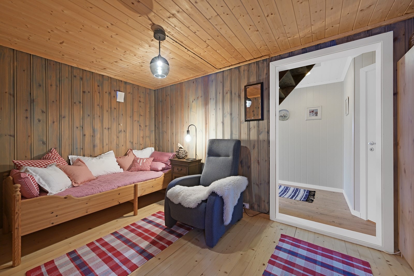 Soverom 3, dette rommet er fra 1999 og er et naturlig skille mellom nyere del og eldre del. Galleribilde