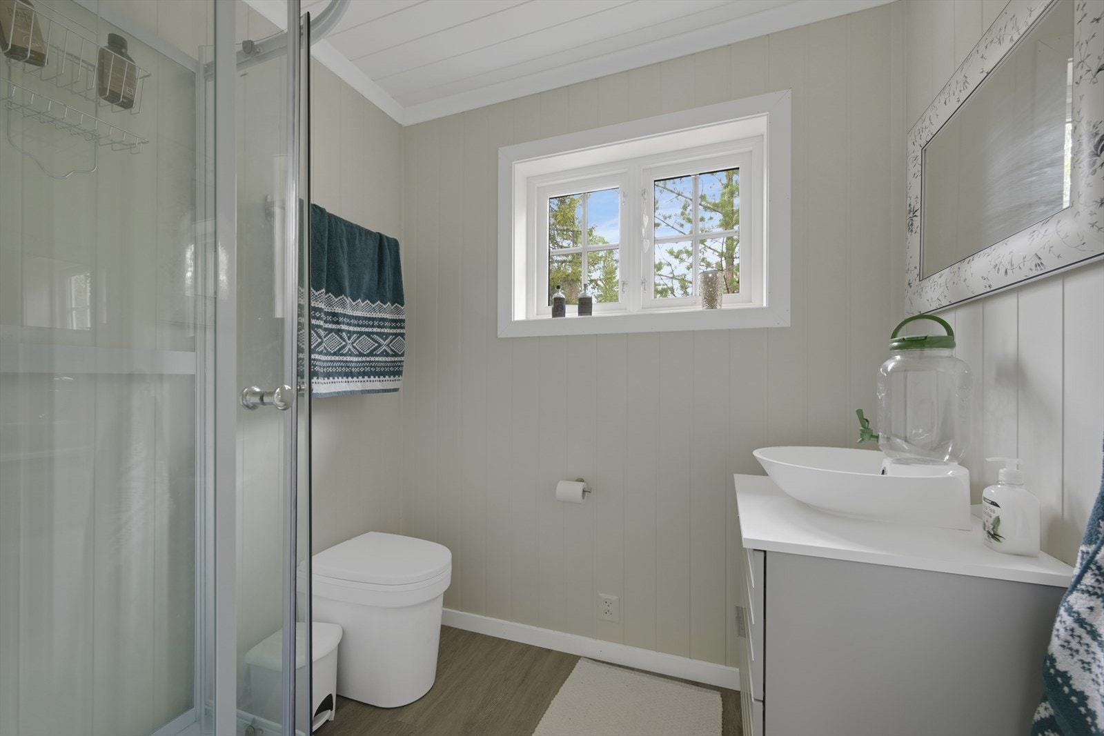 Koselig og praktisk bad. Galleribilde