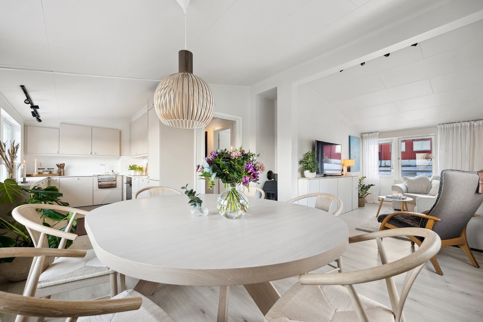 Aktiv Eiendomsmegling v/ Ludvig Bøgseth har gleden av å presentere en lys og innholdsrik borettslagsleilighet i et attraktivt og rolig boligområde i Fagerlia. Galleribilde