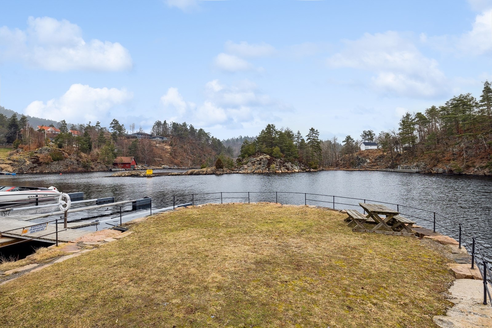 Flott bryggeområde. Galleribilde