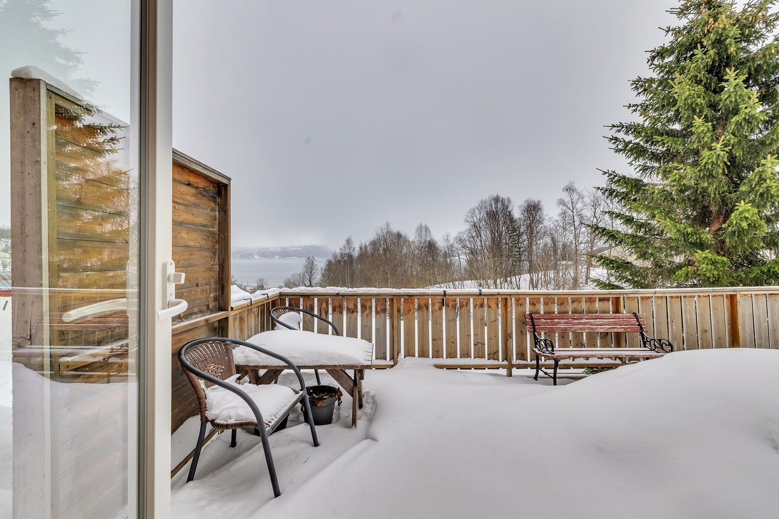 Veranda utenfor stue Galleribilde