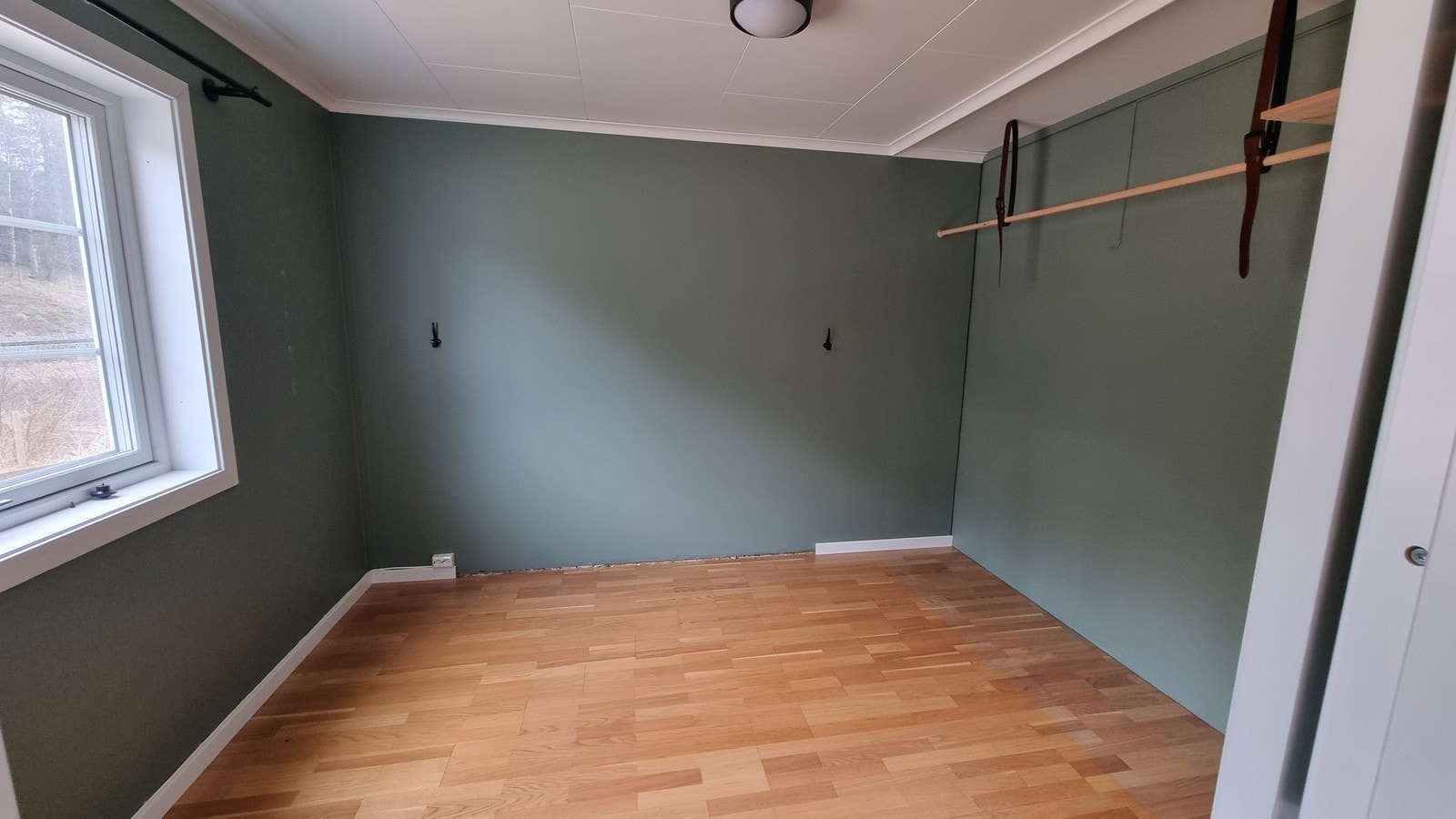 Soverom 1 har adkomst via kjøkkenet og er av god størrelse. Galleribilde