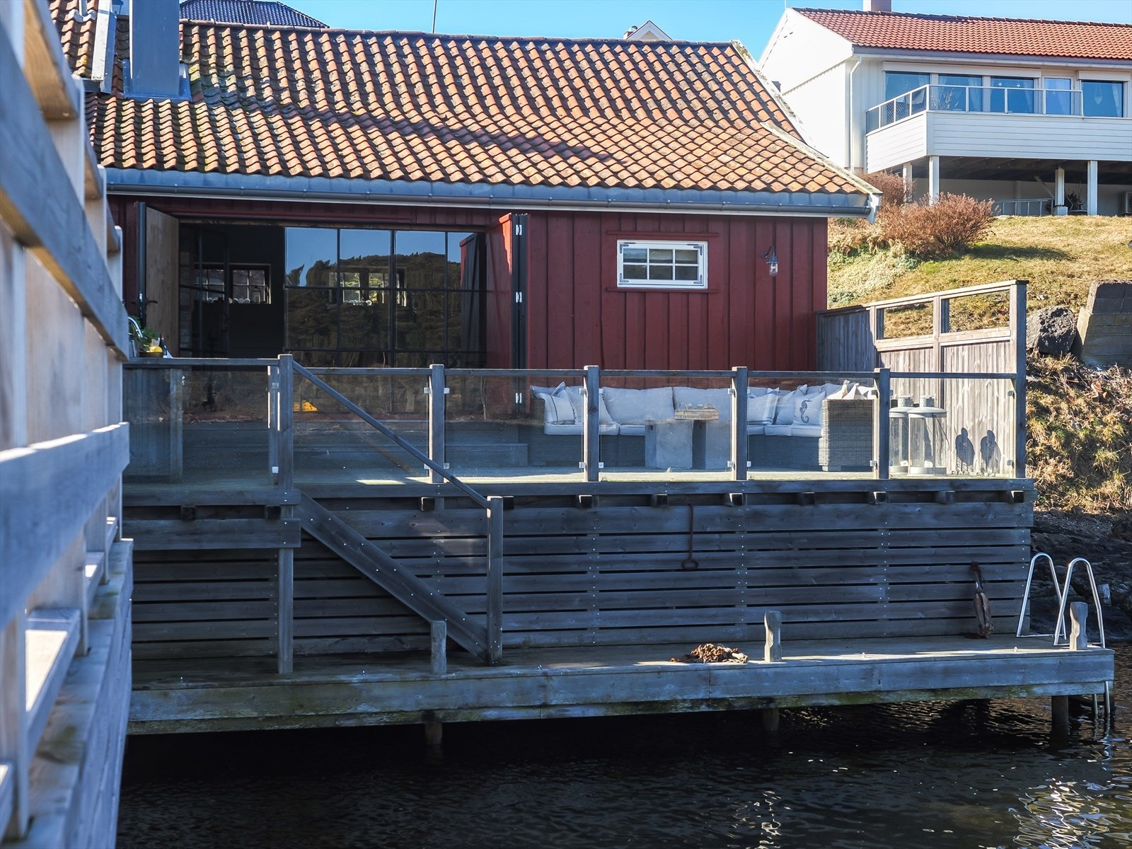 Fine uteplass med plass til båt Galleribilde